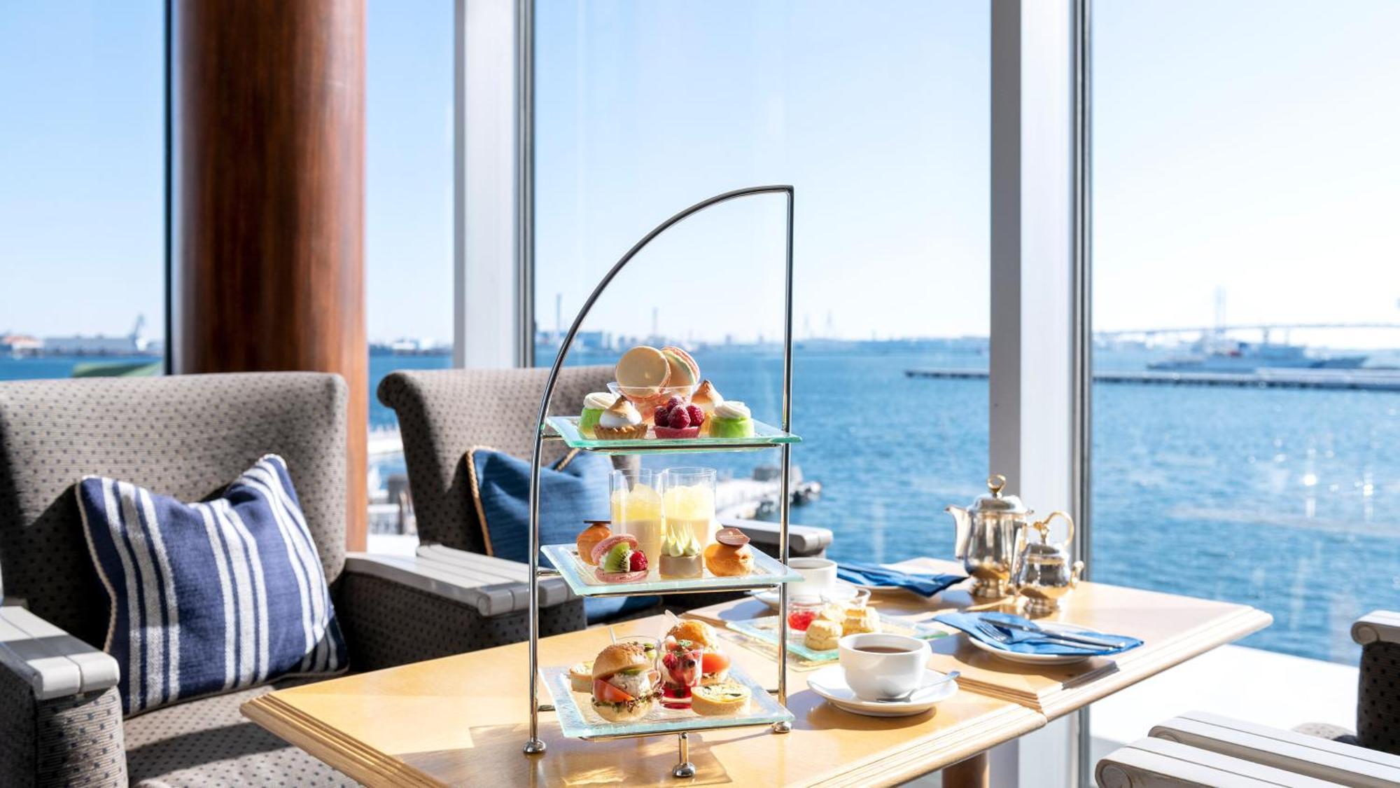 מלון Intercontinental Yokohama Grand By Ihg מראה חיצוני תמונה Afternoon tea on board a cruise ship